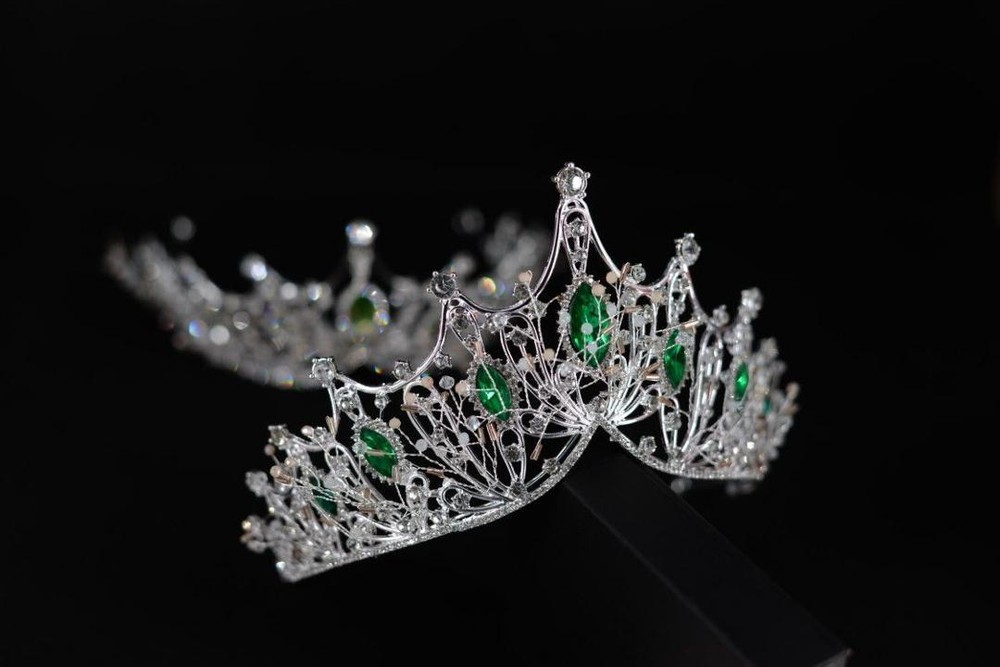 Cận cảnh chiếc vương miện 276 tỷ đồng của Hoa hậu Thế giới Mỹ 2019