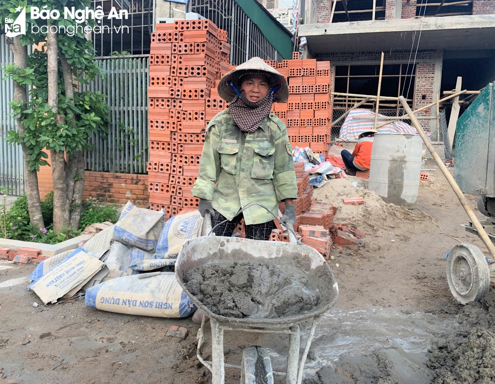 Độc đáo bộ ảnh kỷ yếu thợ xây của học sinh Nam Định